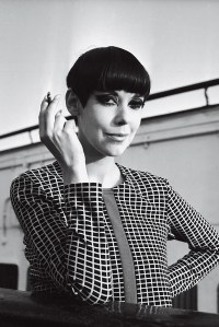 Słynne brwi, modelka Peggy Moffitt