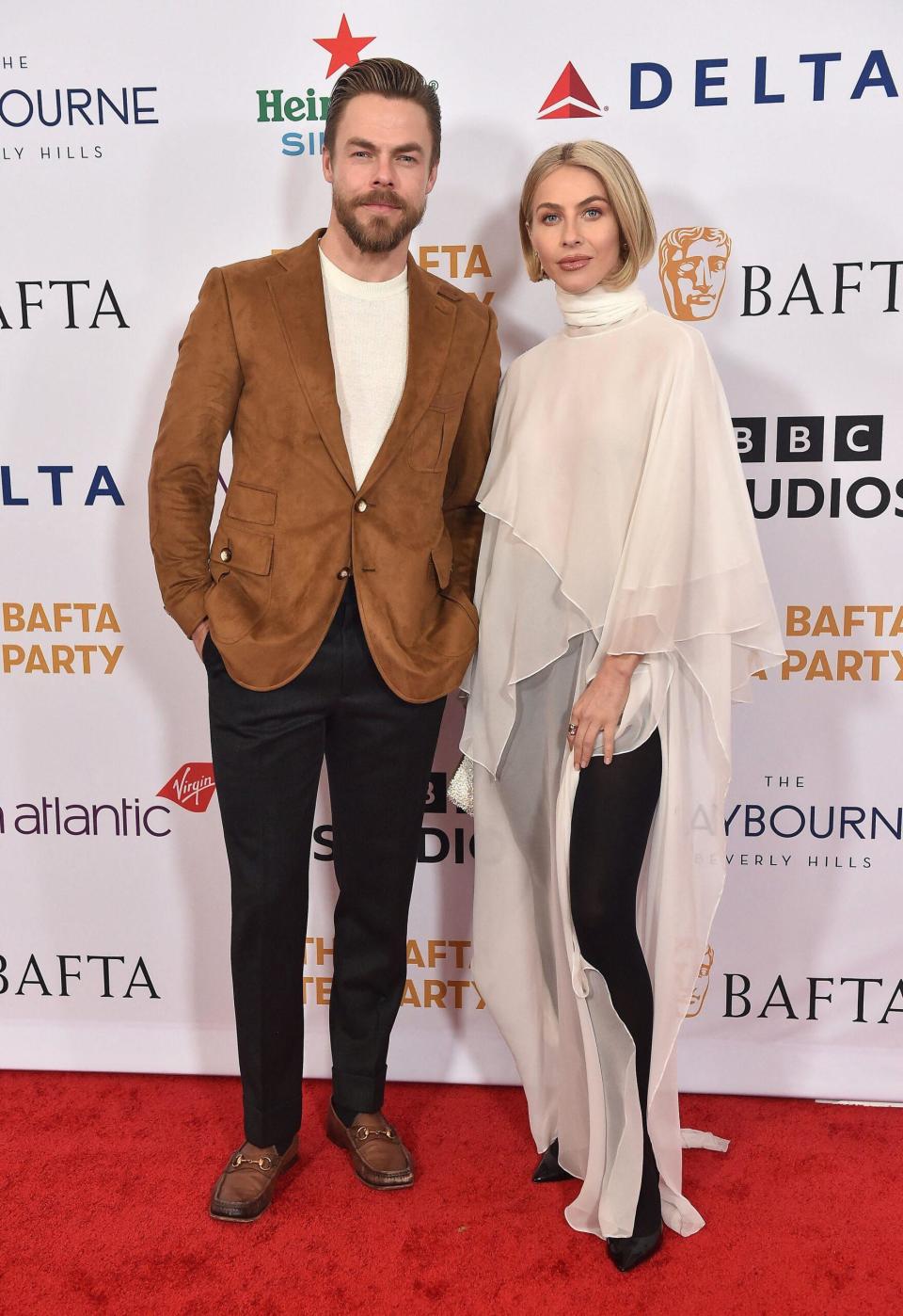 Derek Hough i Julianne Hough na przyjęciu herbacianym BAFTA