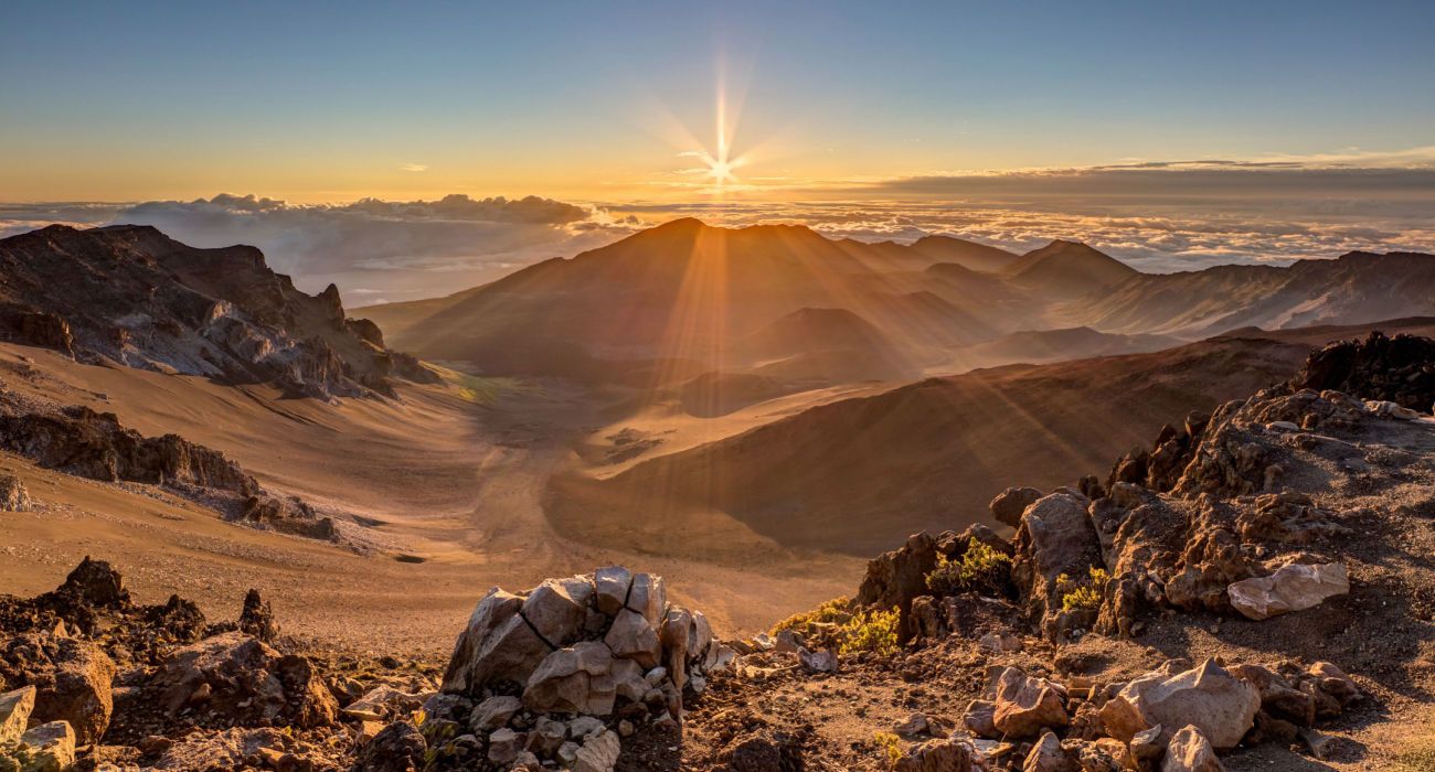 Wulkan Haleakala o wschodzie słońca na wyspie Maui