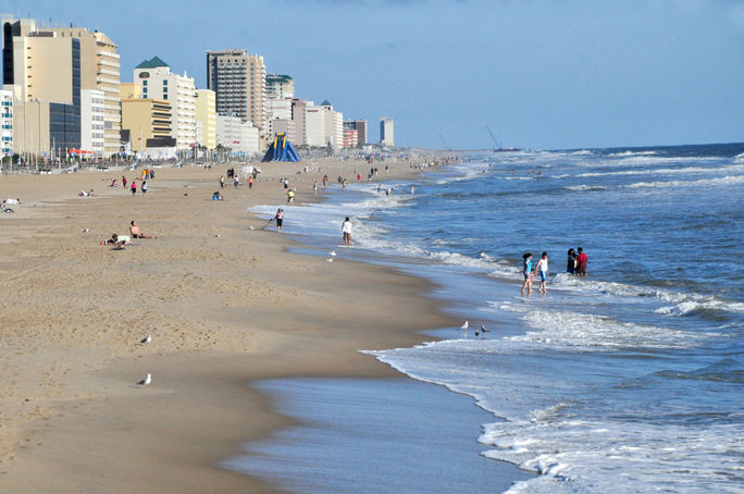 Ludzie cieszący się Virginia Beach, Wirginia