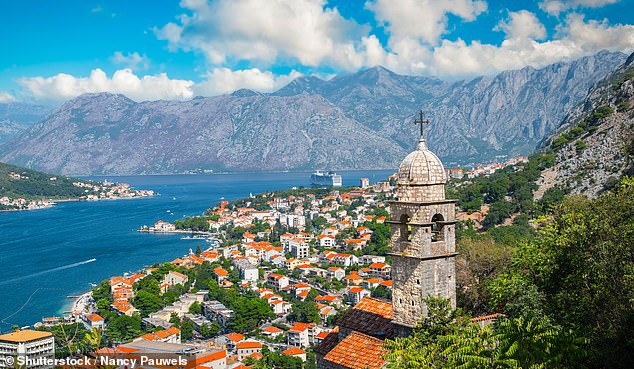 Para opisała Kotor, ufortyfikowane miasto na wybrzeżu Adriatyku w Czarnogórze, jako „niezwykle piękne”