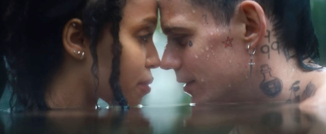 KRUK, od lewej: FKA twigs, Bill Skarsgard, 2024. © Lionsgate Films / dzięki uprzejmości Everett Collection