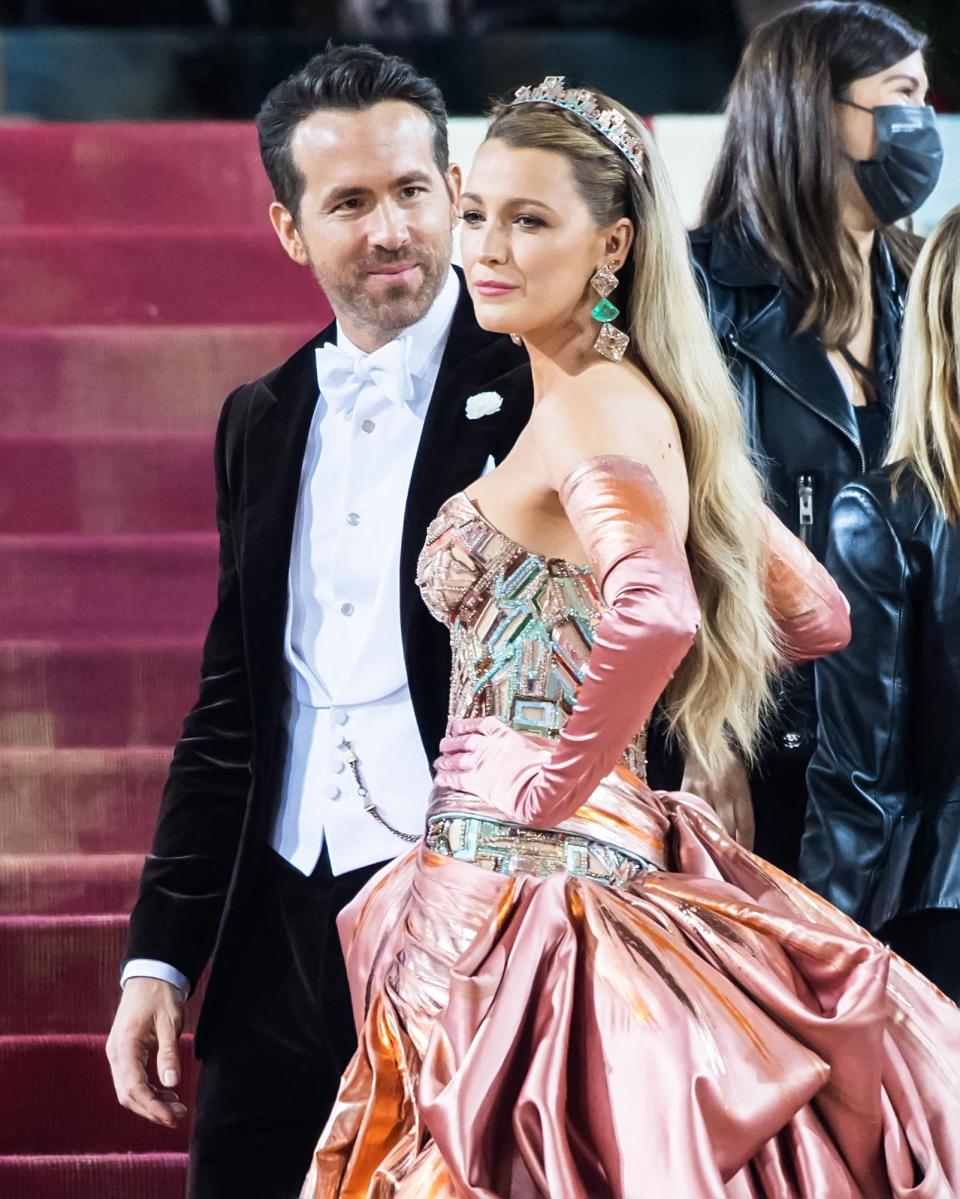 Blake Lively i Ryan Reynolds przybywają na Met Gali 2022, aby świętować "W Ameryce: Antologia mody" w Nowym Jorku