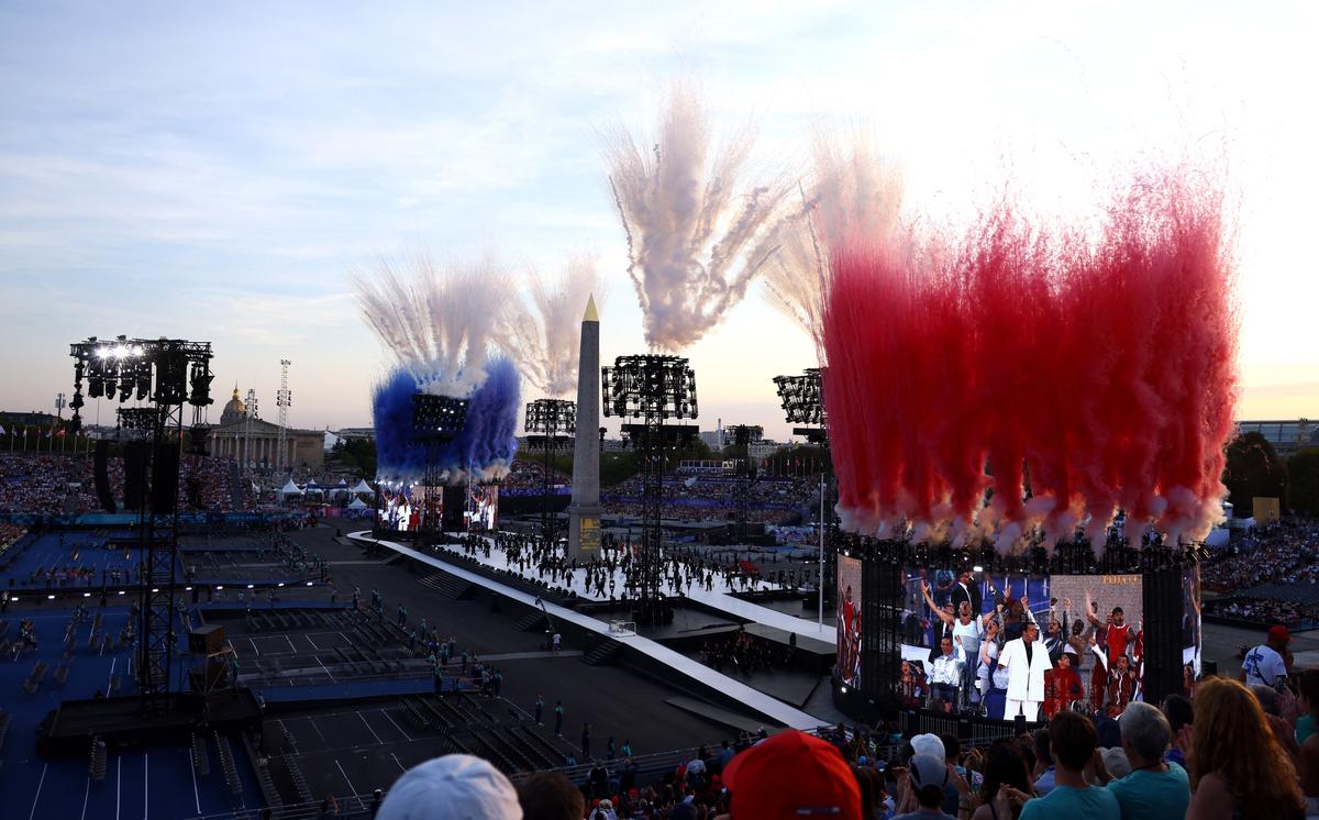 Wykonawcy podczas ceremonii otwarcia Letnich Igrzysk Paraolimpijskich Paryż 2024 na Place de la Concorde w Paryżu, Francja, 28 sierpnia 2024 r. 