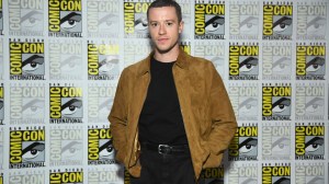 SAN DIEGO, KALIFORNIA - 27 LIPCA: Joseph Quinn bierze udział w panelu Marvel Studios w hali H na SDCC w San Diego w Kalifornii, 27 lipca 2024 r. (Zdjęcie: Alberto E. Rodriguez/Getty Images dla Disney)