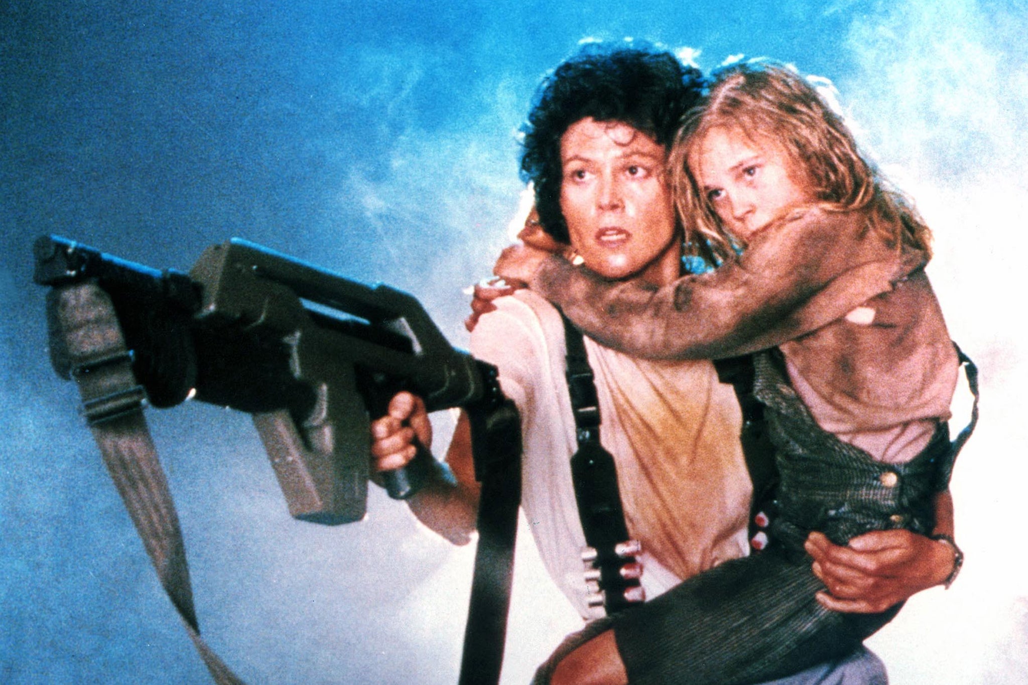 „Odejdź od niej, ty s*****!': Sigourney Weaver i Carrie Henn w filmie „Obcy”