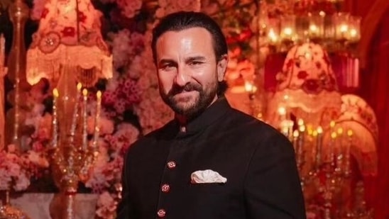 Saif Ali Khan uczył się w szkole z internatem w Wielkiej Brytanii.