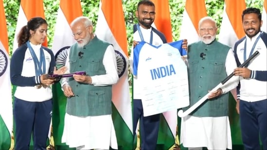 Premier Narendra Modi z medalistami olimpijskimi.