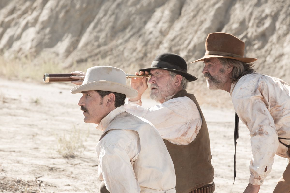 Matthew Fox, Richard Jenkins i Kurt Russell w Bone Tomahawk.