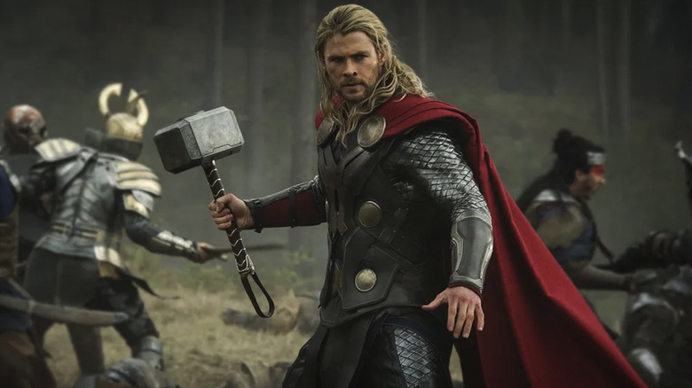 Thor Mroczny Świat Mjolnir