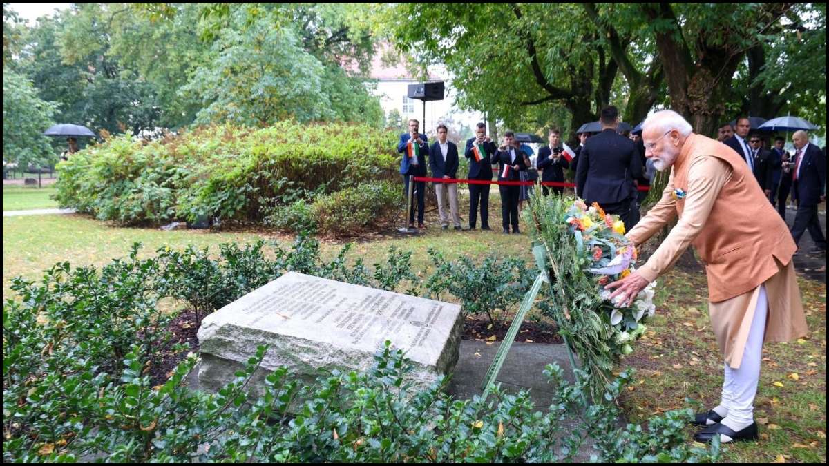 Premier Modi składa hołd polskiemu pomnikowi Kolhapur