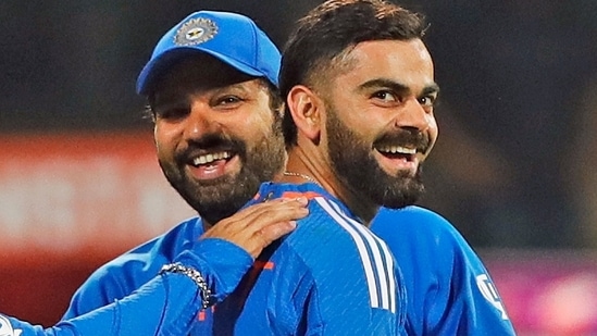 Virat Kohli z Indii wraz z kapitanem Rohitem Sharmą podczas meczu przeciwko Afganistanowi (BCCI-X)