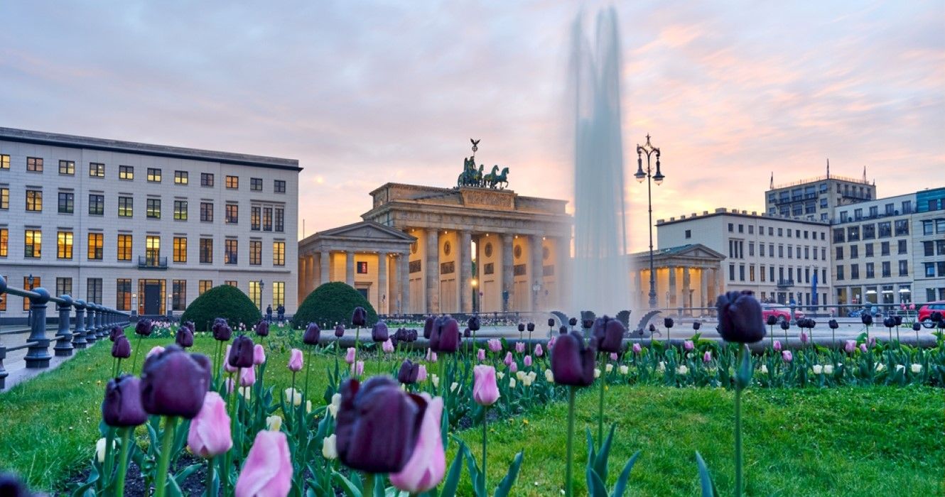 Brama Brandenburska w Berlinie w Niemczech w sezonie wiosennym