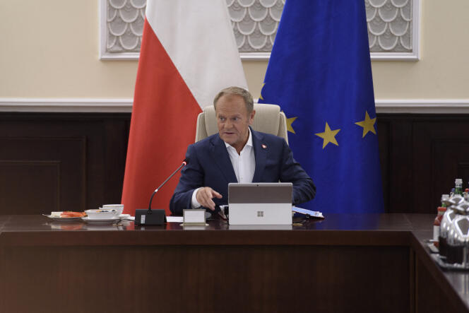 Premier Polski Donald Tusk w Warszawie, 30 lipca 2024 r.