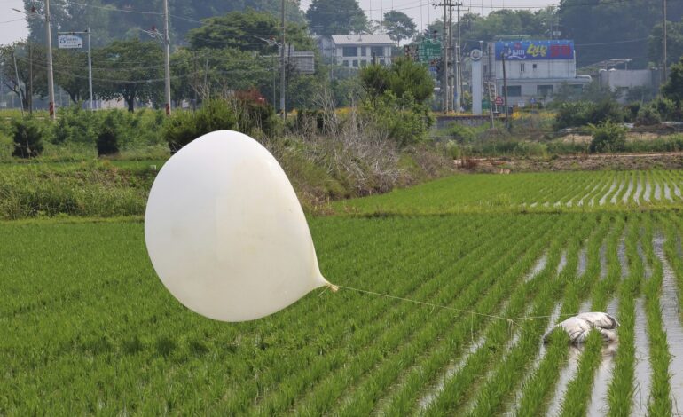 Seul twierdzi, że Korea Północna wysłała w stronę Korei Południowej więcej balonów ze śmieciami